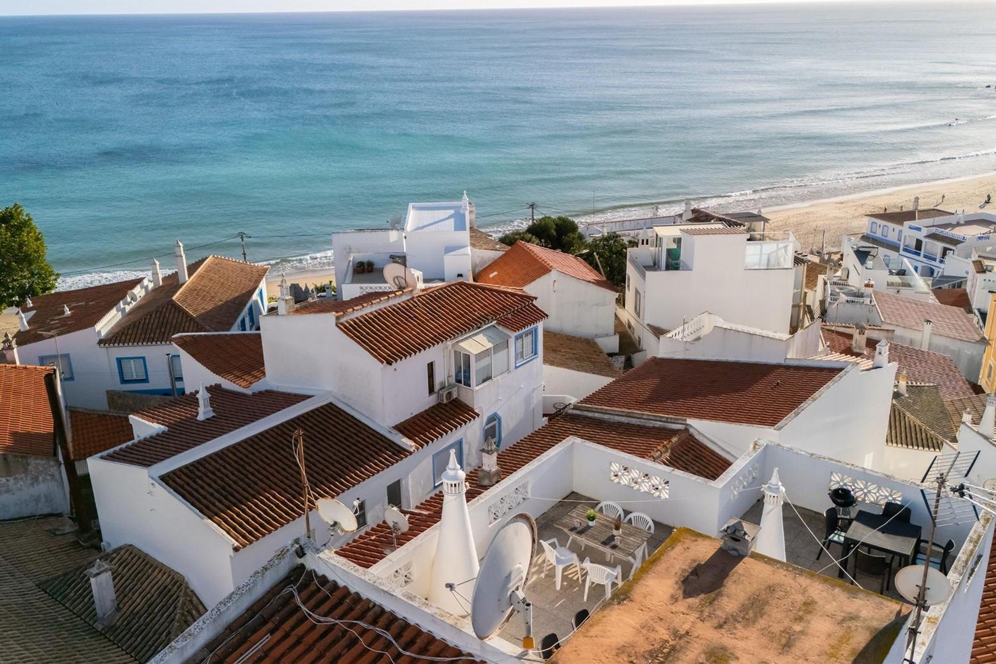 Comfy Flat W/ Rooftop Beach View By Lovelystay Burgau Exterior foto